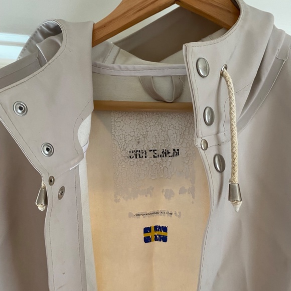 Stutterheim Cream Raincoat - Picture 5 of 5